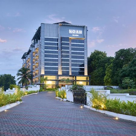 Noah Sky Suites Kochi Extérieur photo