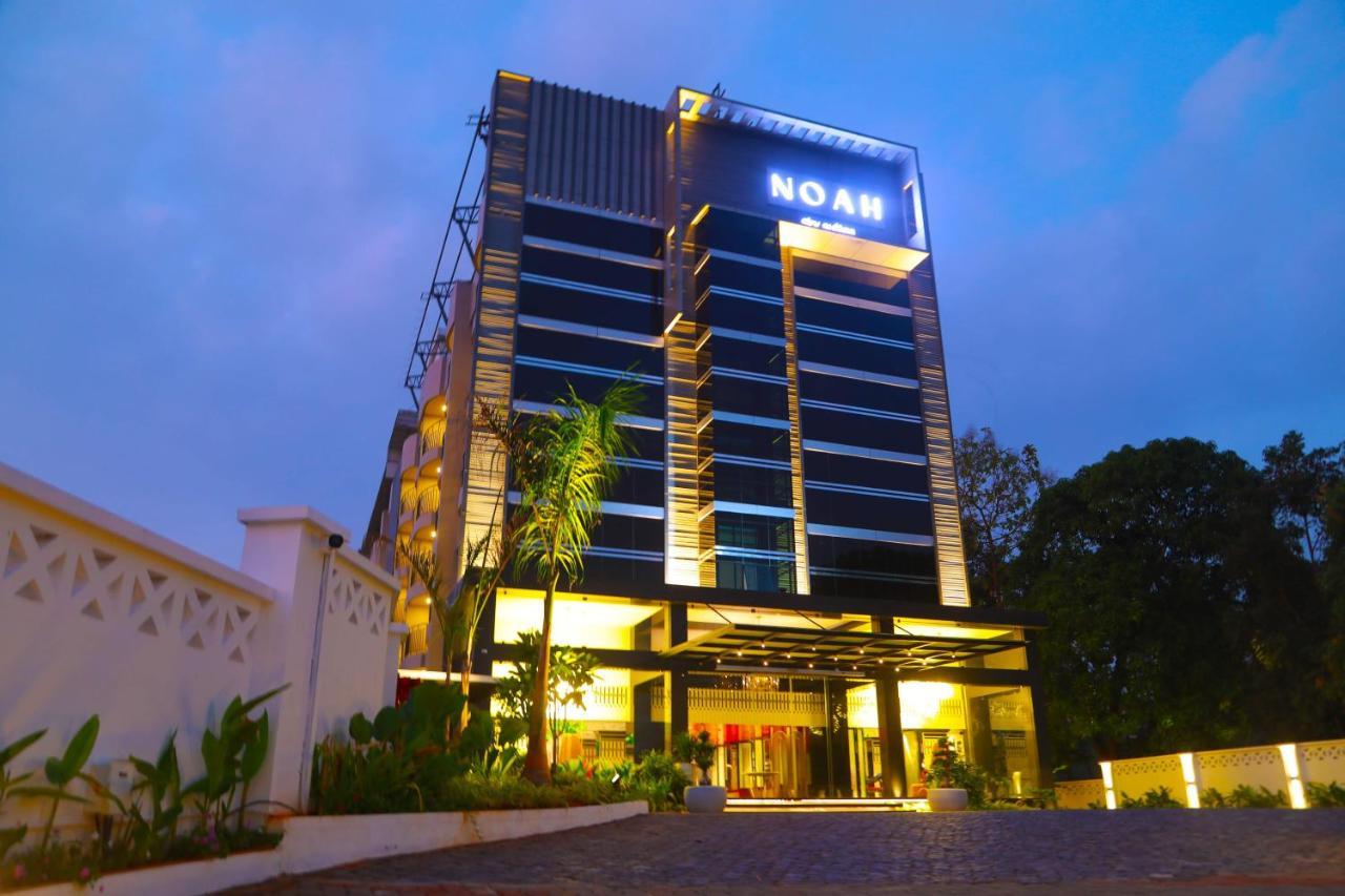 Noah Sky Suites Kochi Extérieur photo